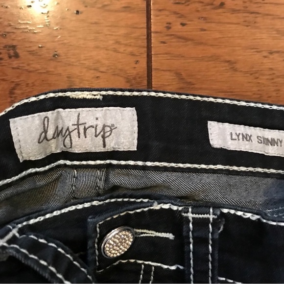 Daytrip - Dark Wash Lynx Jeans - 27L - Picture 5 of 8